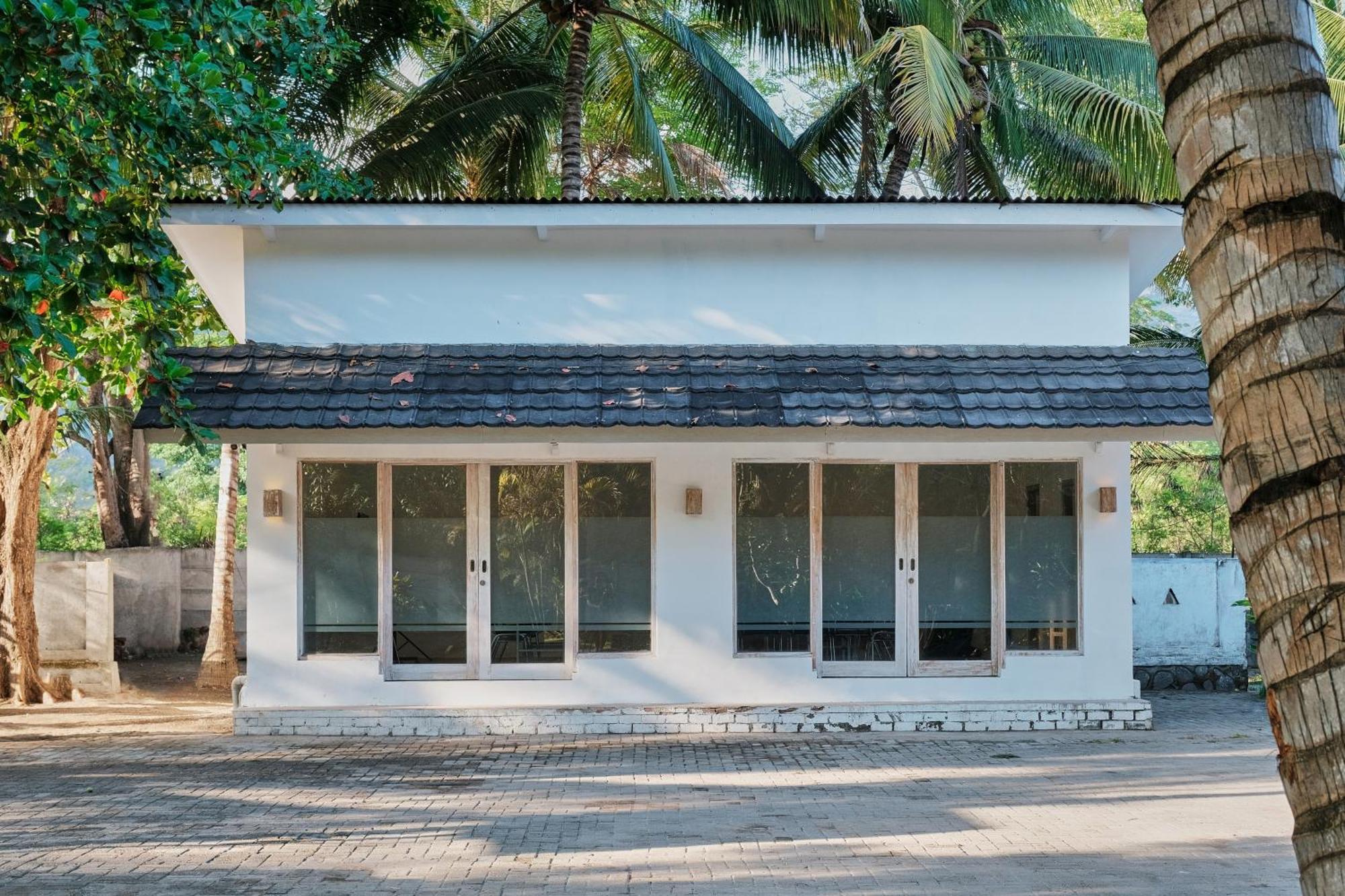 Myamo Beach Lodge Jereweh Zewnętrze zdjęcie