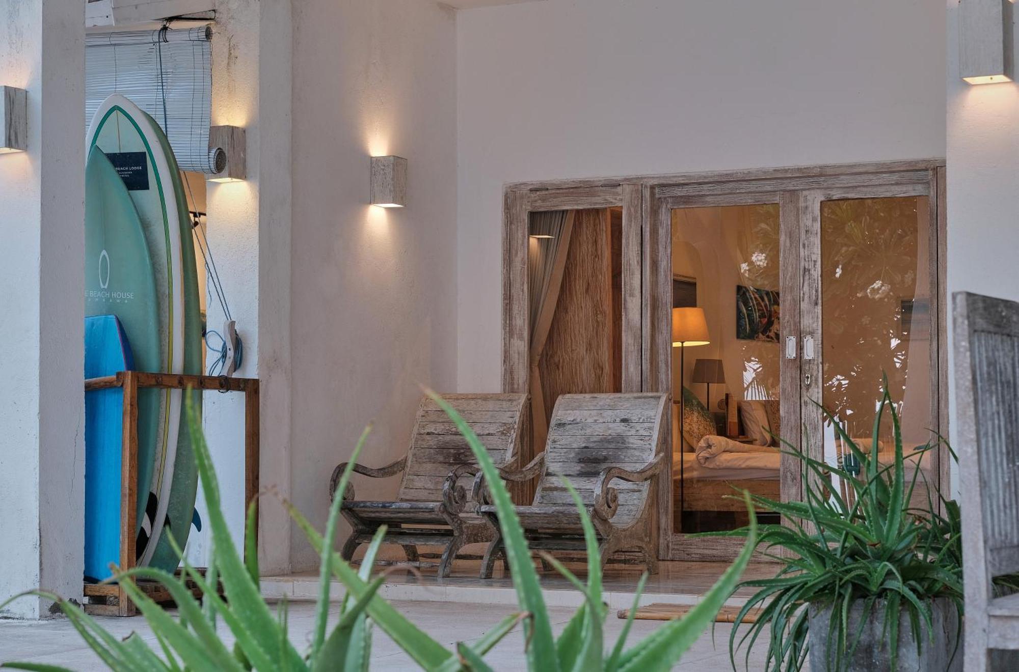 Myamo Beach Lodge Jereweh Zewnętrze zdjęcie