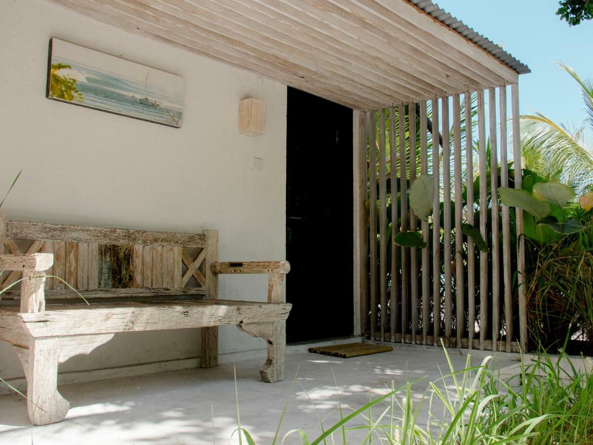 Myamo Beach Lodge Jereweh Zewnętrze zdjęcie